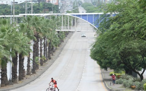 Cerca al parque Samanes, se registró poco tráfico vehicular.