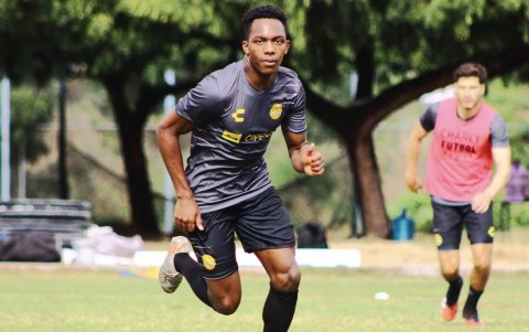 Djorkaeff Reasco, mediocampista, cedido a préstamo por Liga de Quito.