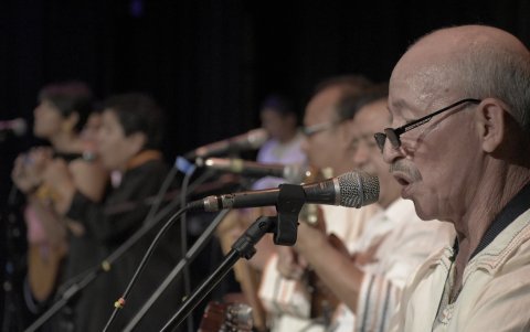 Pasión. Arturo Montesdeoca, uno de los fundadores del grupo, mientras fue docente transmitió a sus alumnos su pasión por la música folclórica
