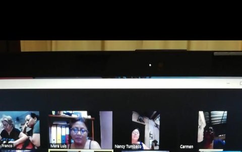 Imagen de una pantalla compartida, facilitada por Martha Bermúdez, con las familias participantes en una reunión