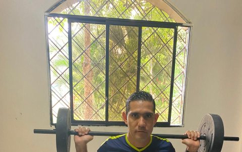 El juez tricolor se prepara durante la cuarentena.