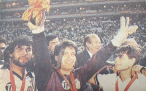 Éver Hugo Almeida fue campeón de la Copa Libertadores 1990 contra Barcelona.