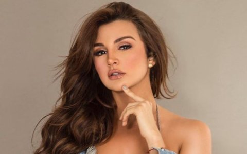 La presentadora y modelo que sería la nueva compañera del cantante.