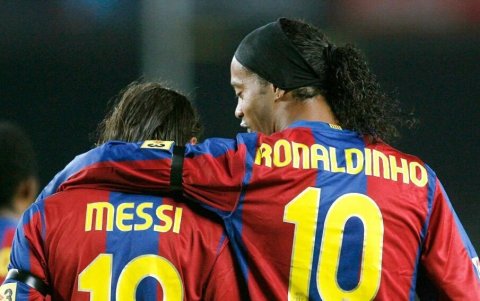 Ronaldinho fue el mentor de Messi durante su crecimiento en el club culé.