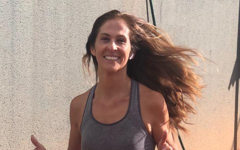 Claudia Recalde corrió en el jardín de su casa.