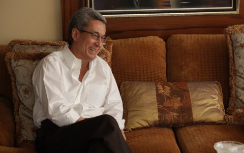 Cada quince días, Enrique realiza sus compras respectivas en el supermercado.