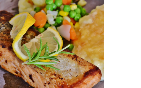 Pescados como albacora, bonito o salmón provee de vitamina D.