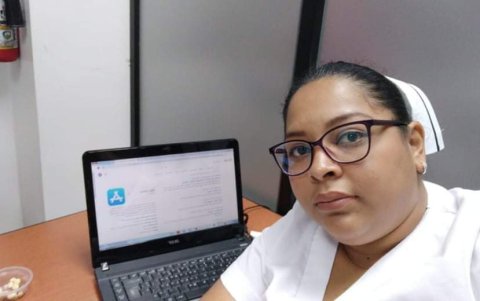 La licenciada en enfermería, Marianela de Guaranda, falleció por COVID-19 y su hija, recién nacida, mejora lentamente.