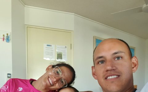 Eli junto a su hijo Juan Francisco y su esposo y entrenador Francisco Tirado.