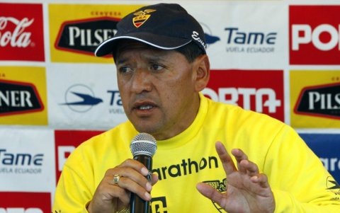 Sixto Vizuete no era del agrado de Estrada cuando intentó lanzarse a presidente de la FEF.