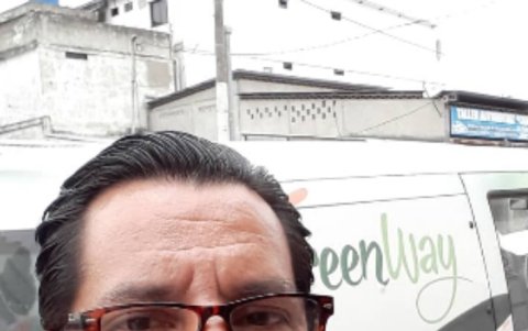 Patricio Herrera Ruíz falleció el 28 de marzo de 2020, en Guayaquil. Su familia muestra su foto como una forma de honrar su memoria.