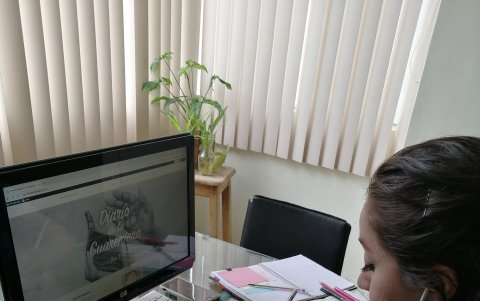 León ha hecho ilustraciones para folletos educativos y para varias ONG.