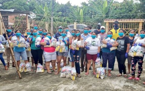 Varias comunidades de Los Ríos recibieron víveres donados por Jefferson Montero.