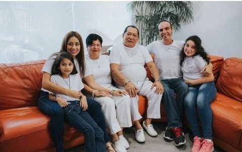 Eduviges Ruiz, Manuel Carvajal y Michael González (el trío del centro) fallecieron por causa del COVID-19.