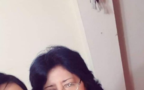 Jaret junto a la mujer que considera su segunda madre.