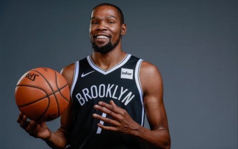 Kevin Durant, basquetbolisita estadounidense de los Nets, tuvo el virus, sin embargo no sufrió los síntomas.