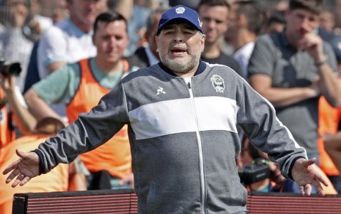Diego Maradona, astro del fútbol mundial y actual técnico de Gimnasia y Esgrima La Plata.