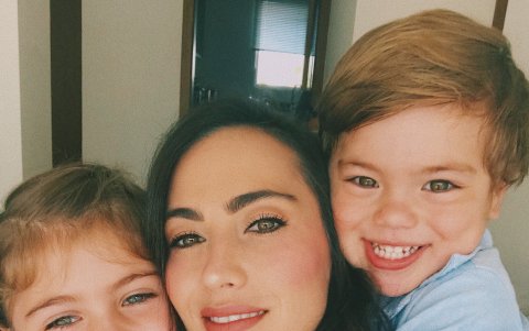 Verónika junto a Helena y Ricardo.