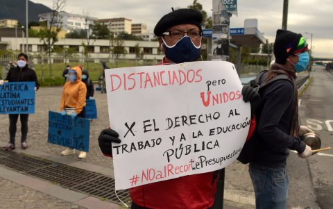 La protesta del 5 de mayo incluyó a docentes y alumnos defendiendo el presupuesto destinado a educación.