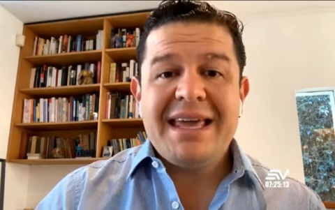 Eufemismos. Roldán llama contribución a los impuestos.