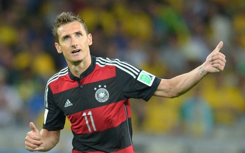 Miroslav Klose marcó tres goles en el 8-0 de Alemania en 2002.