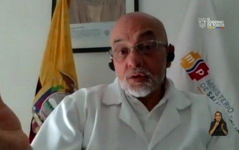 Explicaciones. El viceministro de Salud, Xavier Solórzano, se enreda.