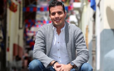 El presentador de Televistazo, Juan Carlos Aizprúa, afirma que tendrá que ajustar sus finanzas.