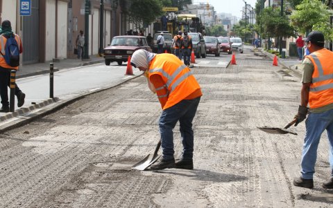 Las obras públicas también se reactivarán.