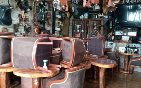 El restaurante Pequeña Montañita de Guayaquil cerrado durante la cuarentena por la pandemia de coronavirus.