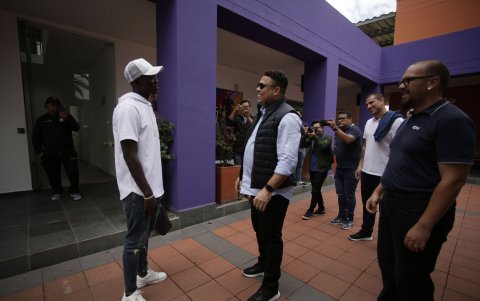 Ronaldo visitó las instalaciones de Independiente del Valle en 2018, cuando fichó a Stiven Plaza.