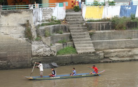 Algunos habitantes de Daule no usan mascarillas para salir a la calle.