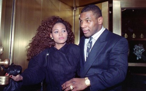 Mike Tyson con Robin Givens, quien en el pasado había tenido un romance con Michael Jordan.