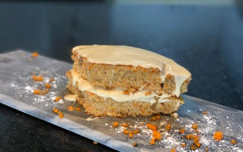 La torta de zanahoria es uno de los platillos favoritos de Eduardo.