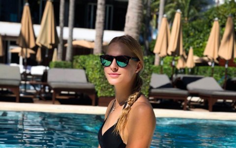 La reconocida deportista rusa en una sesión en traje de baño.