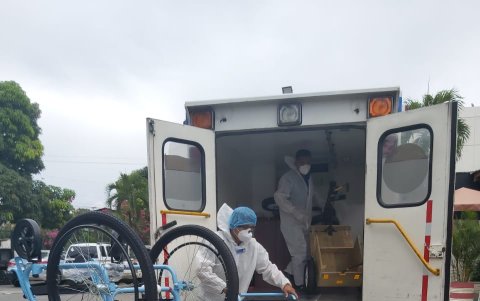 Los andadores y otros artículos para la movilidad llegan gracias a la colaboración internacional.