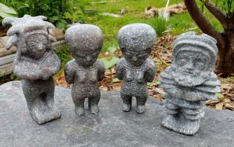 Creencias. A estas esculturas les han atribuido poderes de protección.