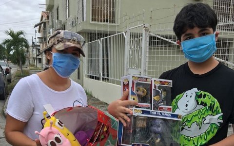 Un niño de 12 años intercambió juguetes por otros juguetes.