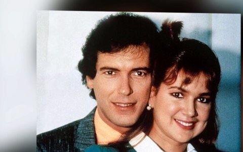 Junto a Jeanette Rodríguez protagonizó Cristal y La dama de rosa.