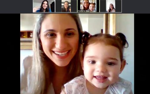 Estefanía Raad y su hija Anarella.