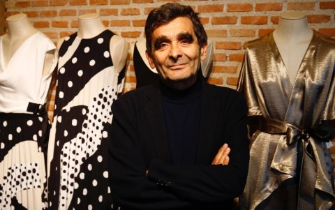 Su infancia transcurrió en el taller de sastrería de su padre.