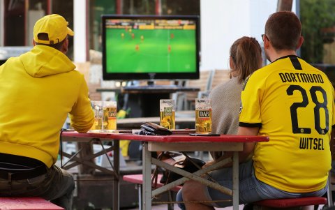 Los hinchas del Borussia Dortmund debieron conformarse al ver el partido por TV.