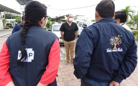 Recorrido. Personal del MSP y los municipios de Guayaquil y Daule recorrieron los sitios donde se levantarán los campamentos.