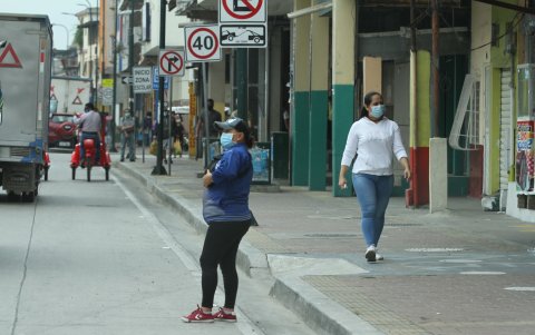 Hecho. Por las mañanas, muy temprano, aún se siente frío. Las temperaturas bajan entre la medianoche y las 7:00.