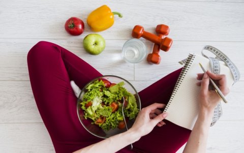 Para obtener mejores beneficios, debes complementar la dieta con ejercicios y buenos hábitos.