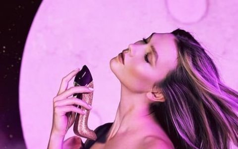 Karlie Kloss es la imagen del nuevo perfume de Carolina Herrera