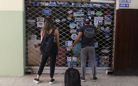 Cierre. Las agencias de viajes de Guayaquil tienen sus puertas cerradas.