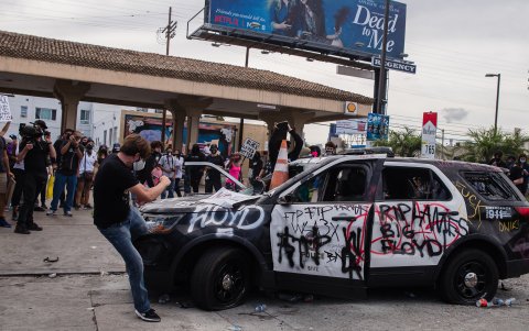 Los manifestantes han tenido enfrentamientos directos con la policía.