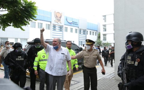 Detenido. El expresidente se llena la boca con la palabra “patria”.