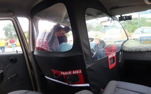 Fabricación. Así como esta cabina, decenas de taxistas han utilizado a adecuar sus vehículos.