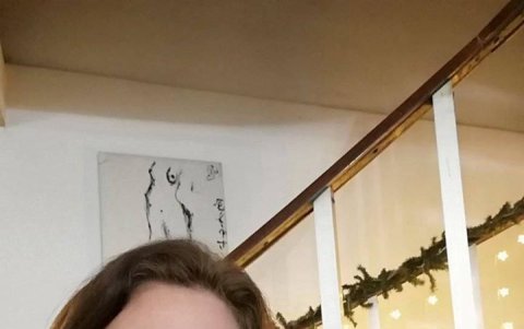 Penélope actúa en la tele esporádicamente, pero lo suyo hoy son las terapias curativas.